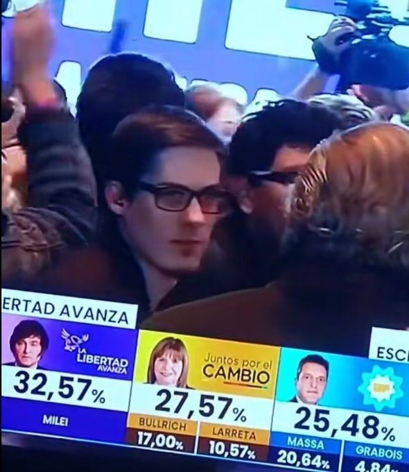 Le pico la araña del mewing - meme