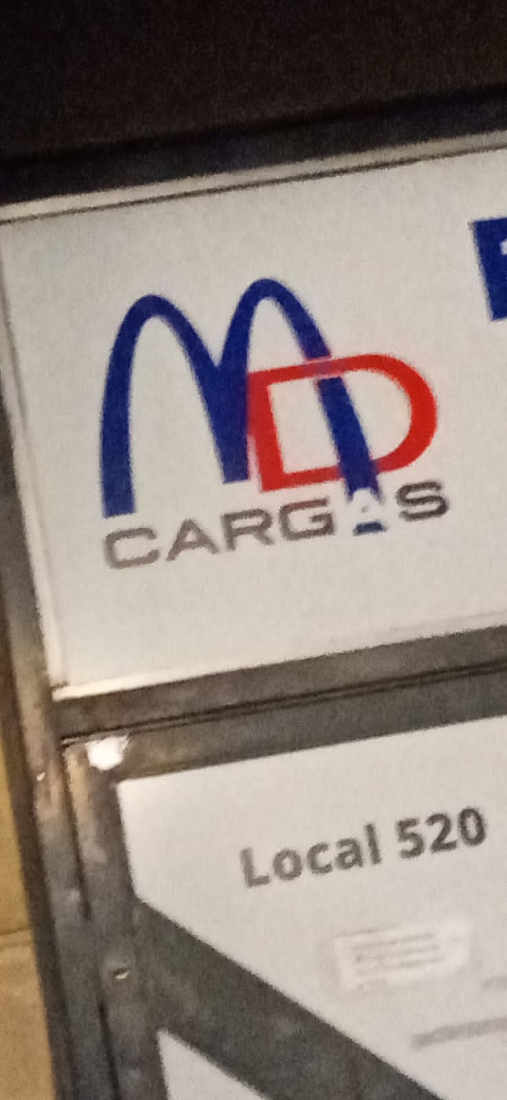 When robas el logo de Macdonalds - meme