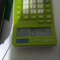 Si escriben 5.318.008 en la calculadora dice boobies (calidad latinoamericana)
