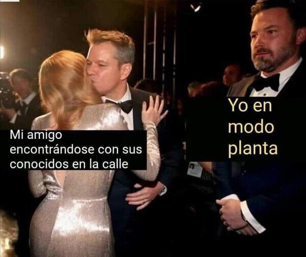 Yo de incógnito mientras mi amigo saluda a 84 personas - meme