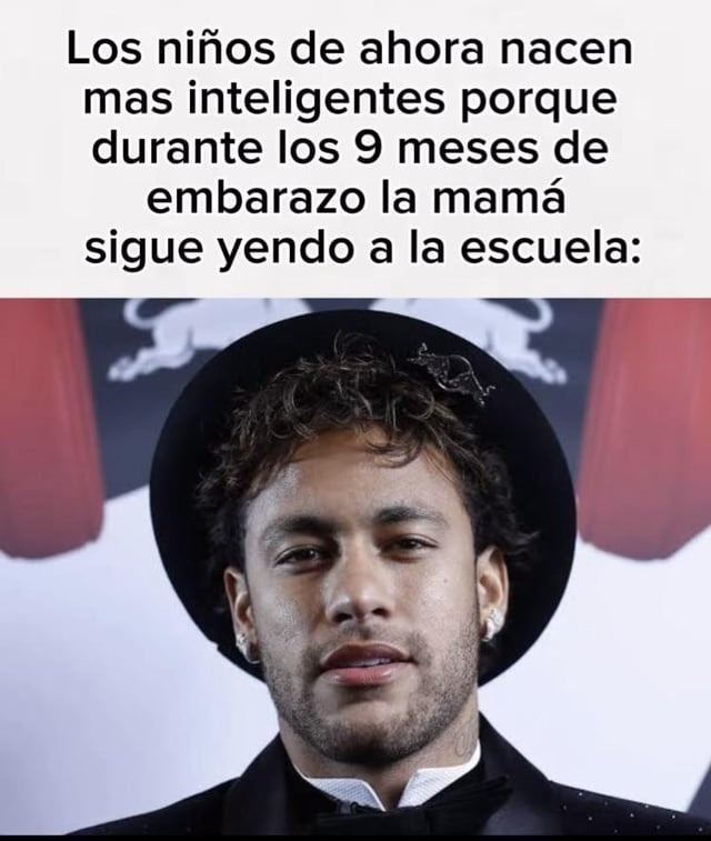 Los niños ahora nacen con título por culpa del cole - meme