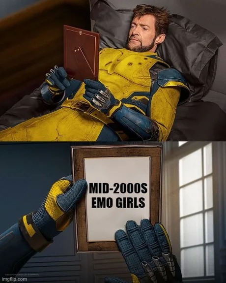 Emo girls from the 2000s - meme