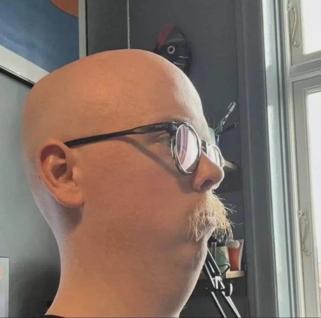 Face reveal del de la derecha/abajo - meme