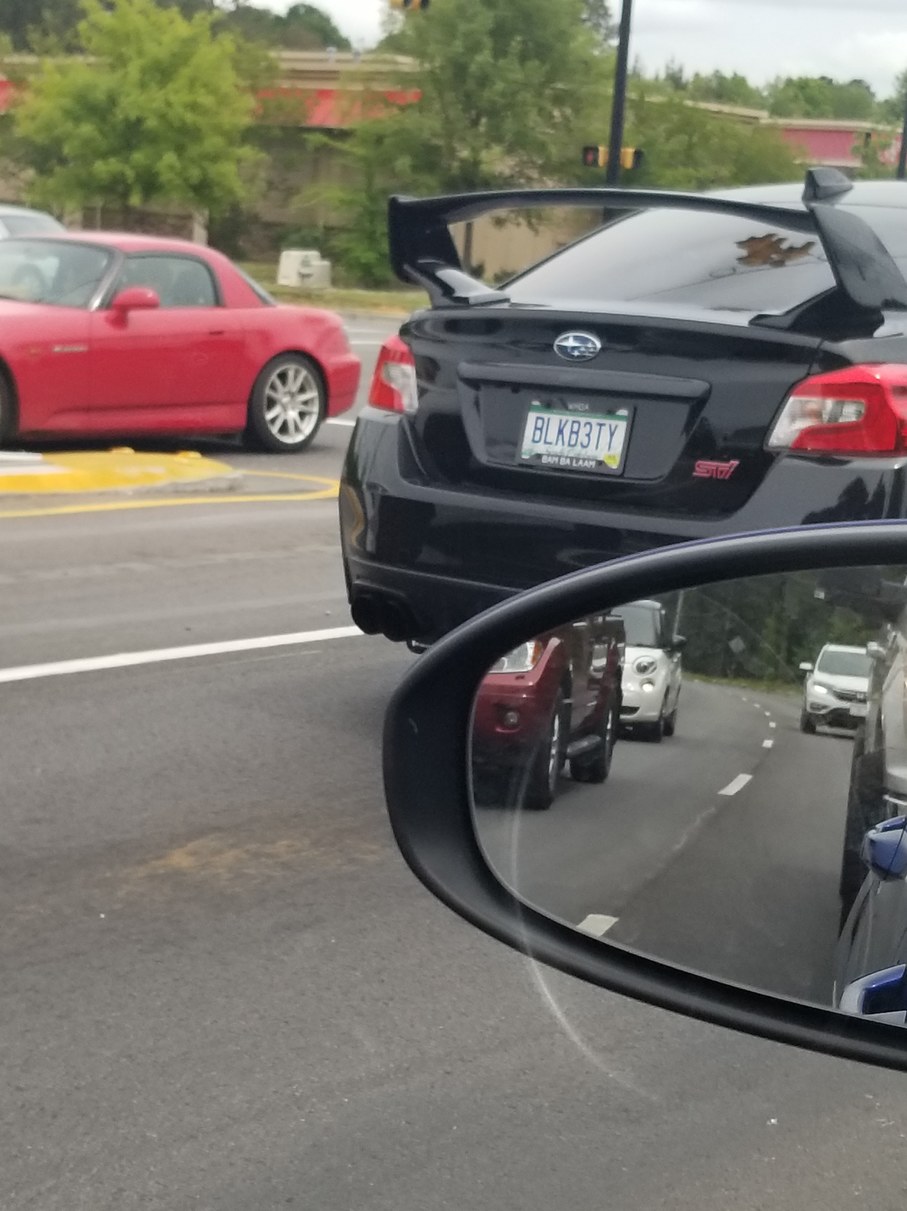 This guy knows what's going on (look @ plate) - meme