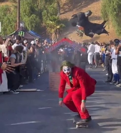 nueva plantilla para memes del joker patinando