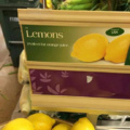 Tradução: Limões, perfeitos para suco de laranja.