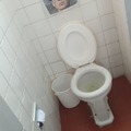 isso é no banheiro da minha escola Kkkkkkkkkkkk