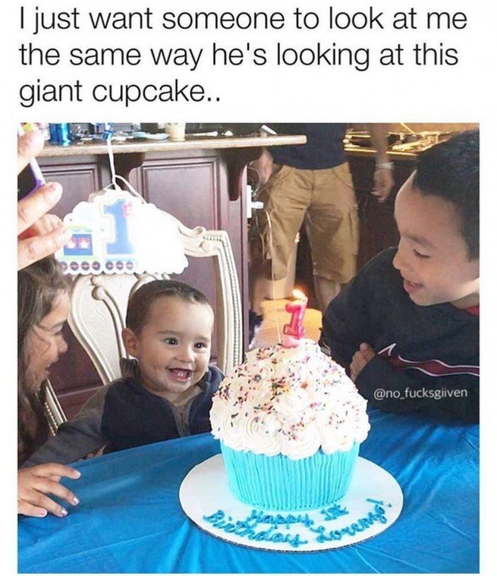 I want that cupcake - meme