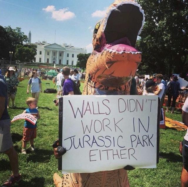 Walls did not work in Jurassic Park either - meme