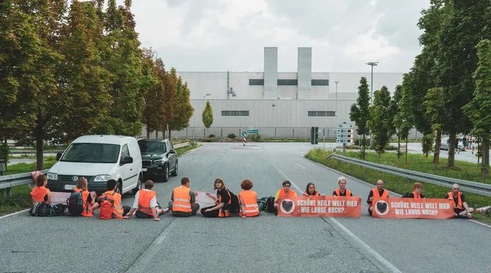 Last generation blocked BMW factory in Regensburg, Bavaria, but factory is closed for vacation - meme