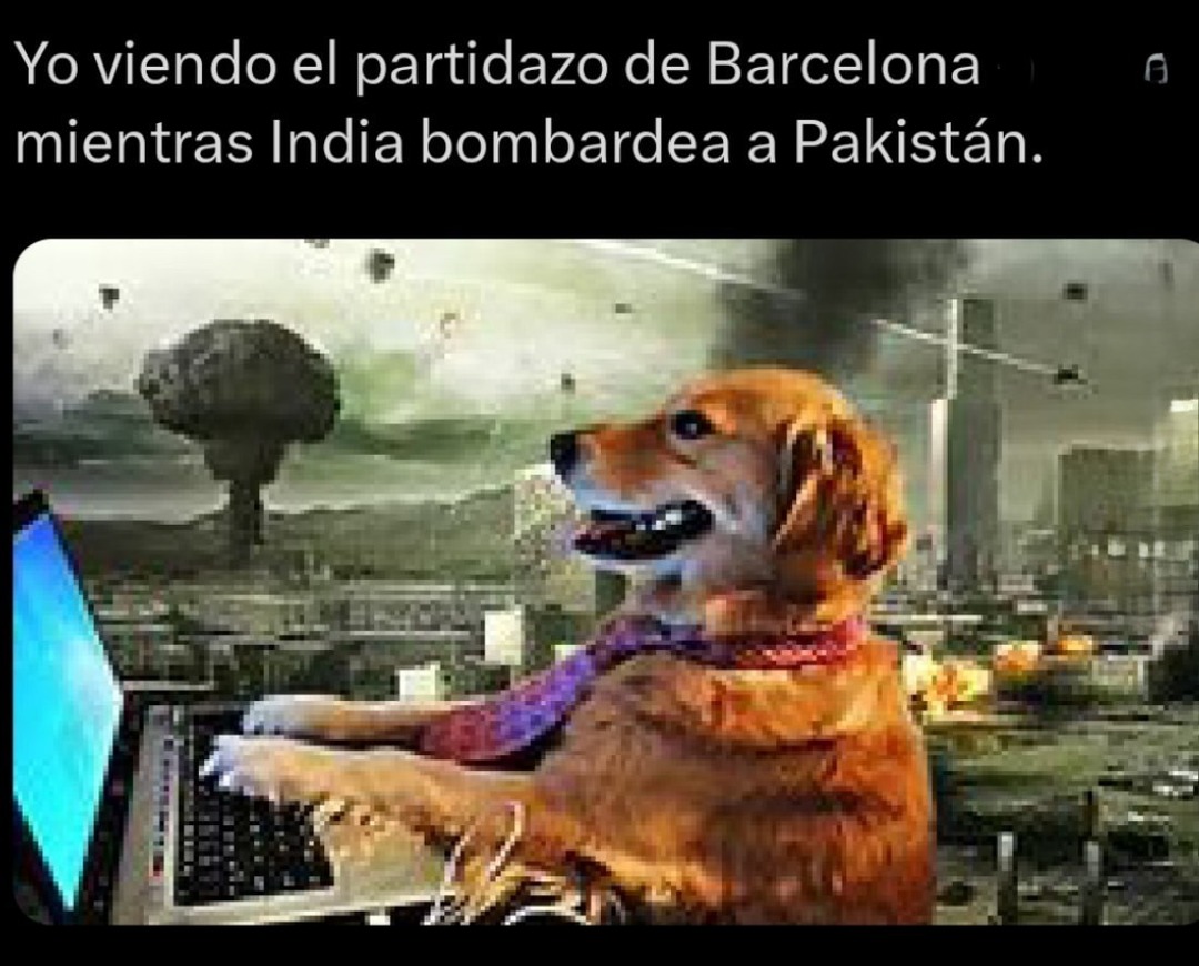 yo viendo el Barcelona vs Madrid mientras cae una bomba en Asia - meme