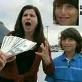 Perturbador niño ofreciendo a su madre a cambio de dinero
