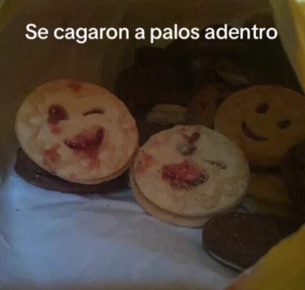Pelea de galletas amigas - meme