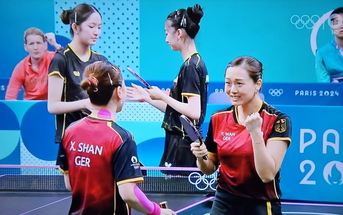 Ping pong USA vs GER - meme