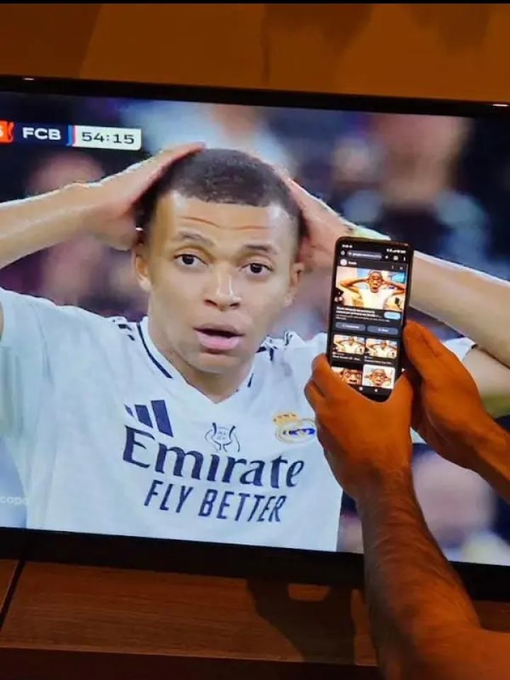 Aplicaciones que usan cámara be like - meme