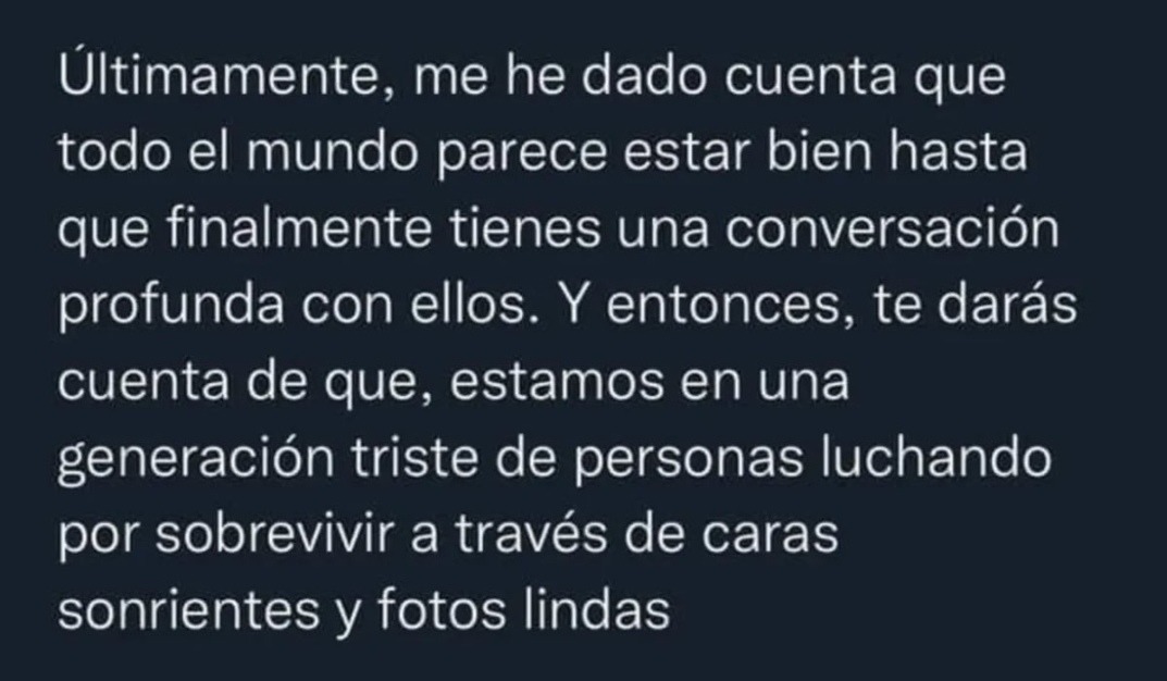 gente sonriendo en fotos y por dentro armando su batalla contra la vida - meme